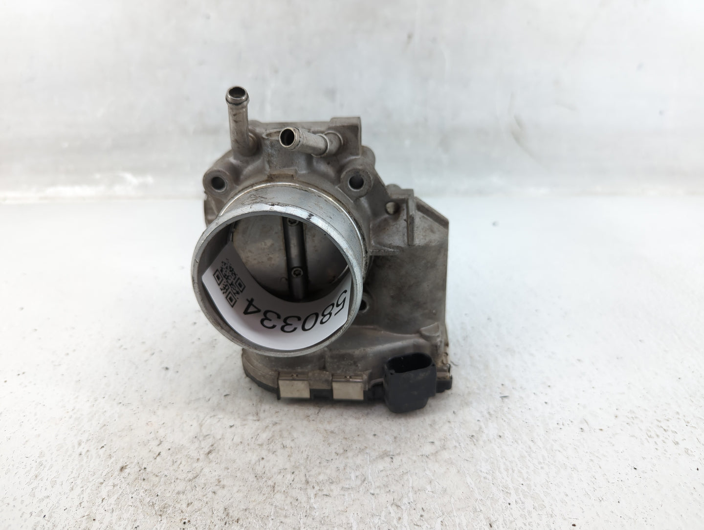 2011-2014 Hyundai Sonata Throttle Body P/N:35100-2G710 Fits Fits 2011 2012 2013 2014 2015 2016 OEM Used Auto Parts - Oemused