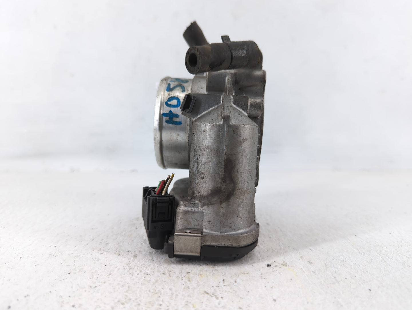 2011-2015 Hyundai Sonata Throttle Body P/N:35100-2G800 Fits Fits 2011 2012 2013 2014 2015 2016 OEM Used Auto Parts - Oemused
