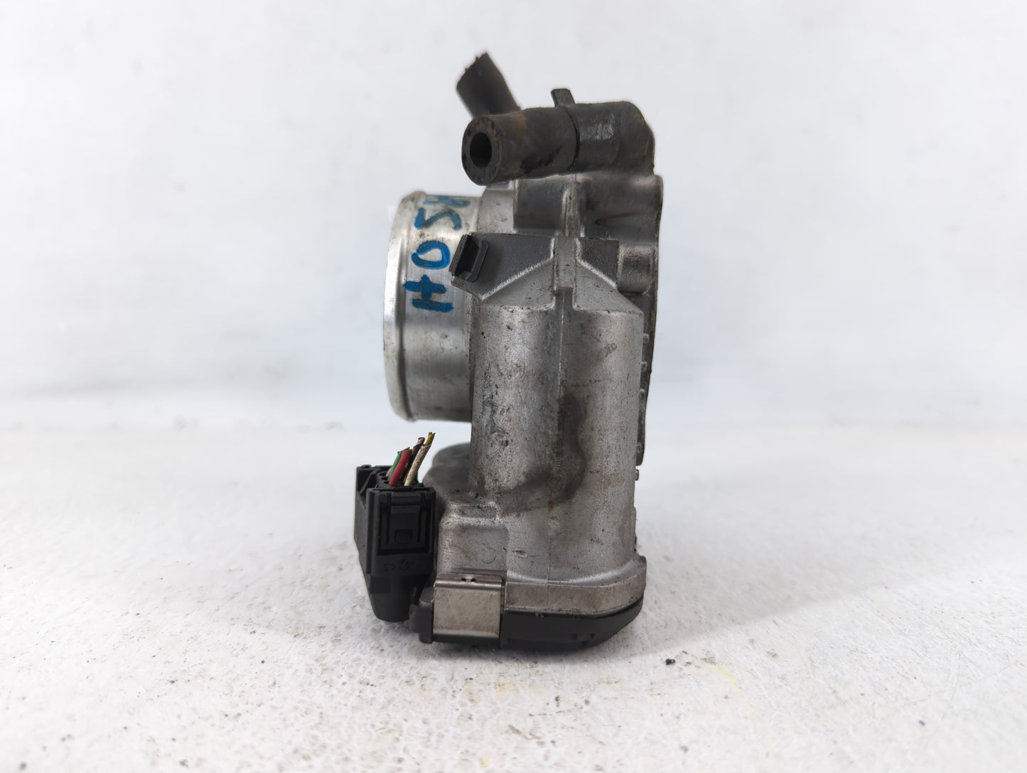 2011-2015 Hyundai Sonata Throttle Body P/N:35100-2G800 Fits Fits 2011 2012 2013 2014 2015 2016 OEM Used Auto Parts - Oemused