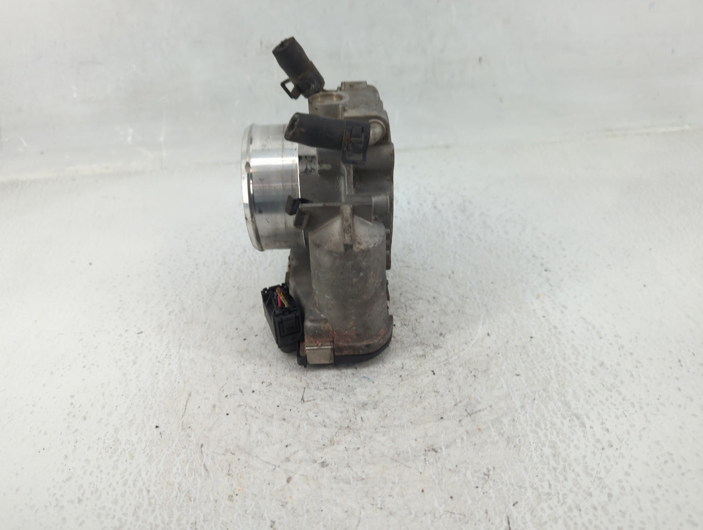 2011-2014 Hyundai Sonata Throttle Body P/N:351000-2G700 Fits Fits 2011 2012 2013 2014 2015 2016 OEM Used Auto Parts - Oemuse