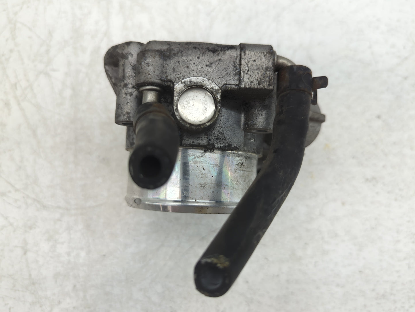 2011-2014 Hyundai Sonata Throttle Body P/N:35100-2G700 Fits Fits 2011 2012 2013 2014 2015 2016 OEM Used Auto Parts - Oemused