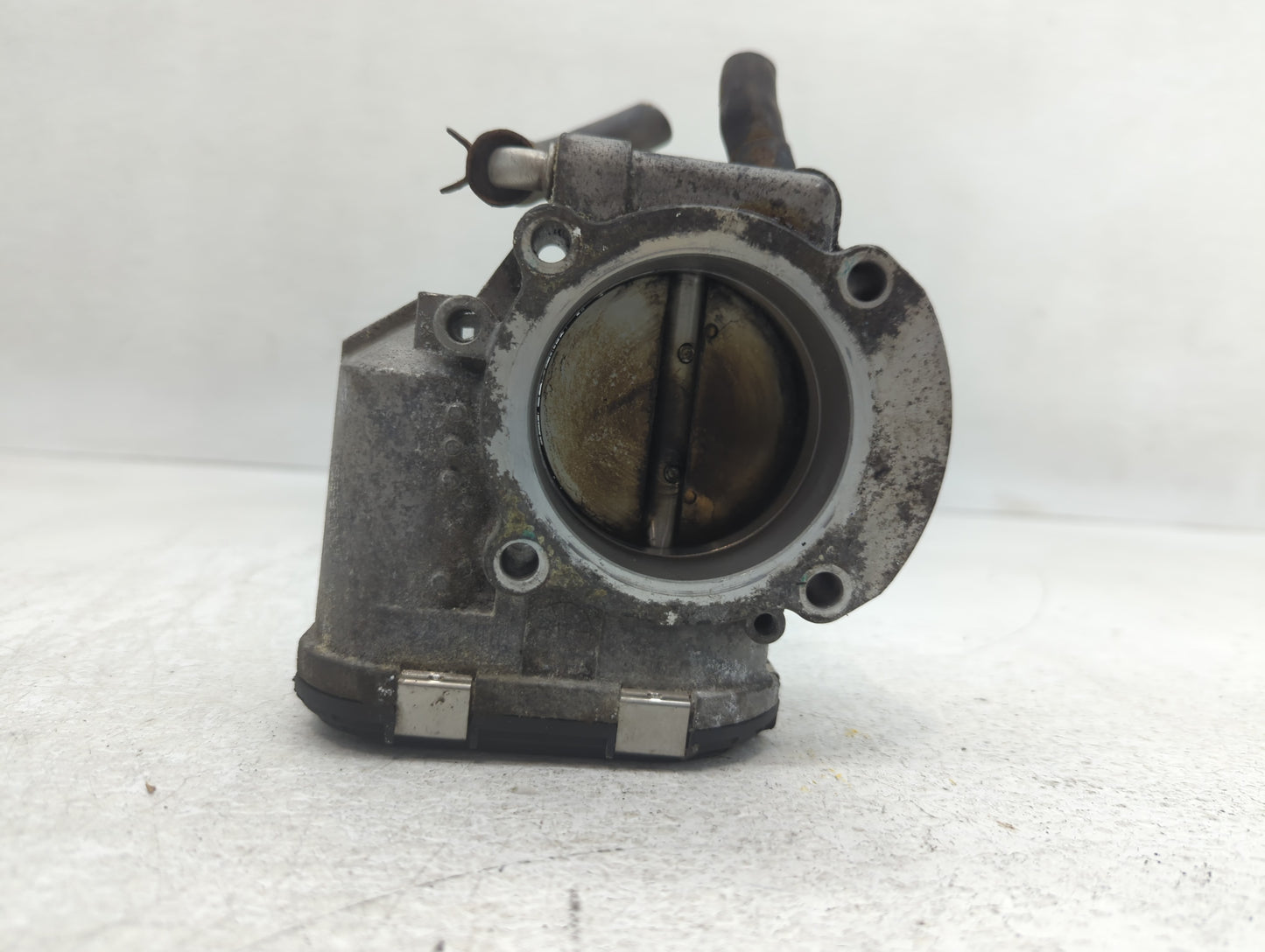 2011-2014 Hyundai Sonata Throttle Body P/N:35100-2G700 Fits Fits 2011 2012 2013 2014 2015 2016 OEM Used Auto Parts - Oemused