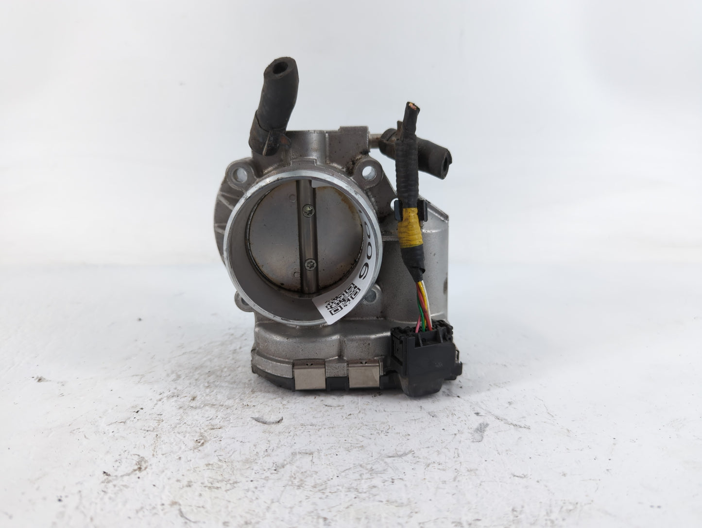2011-2015 Hyundai Sonata Throttle Body P/N:35100-2G800 Fits Fits 2011 2012 2013 2014 2015 2016 OEM Used Auto Parts - Oemused