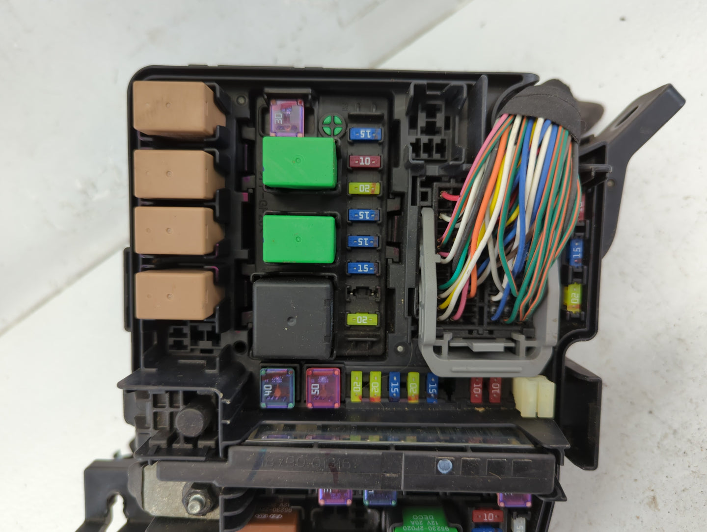 2011-2014 Hyundai Sonata Fusebox Fuse Box Panel Relay Module P/N:91950-3S711 Fits Fits 2011 2012 2013 2014 OEM Used Auto Par