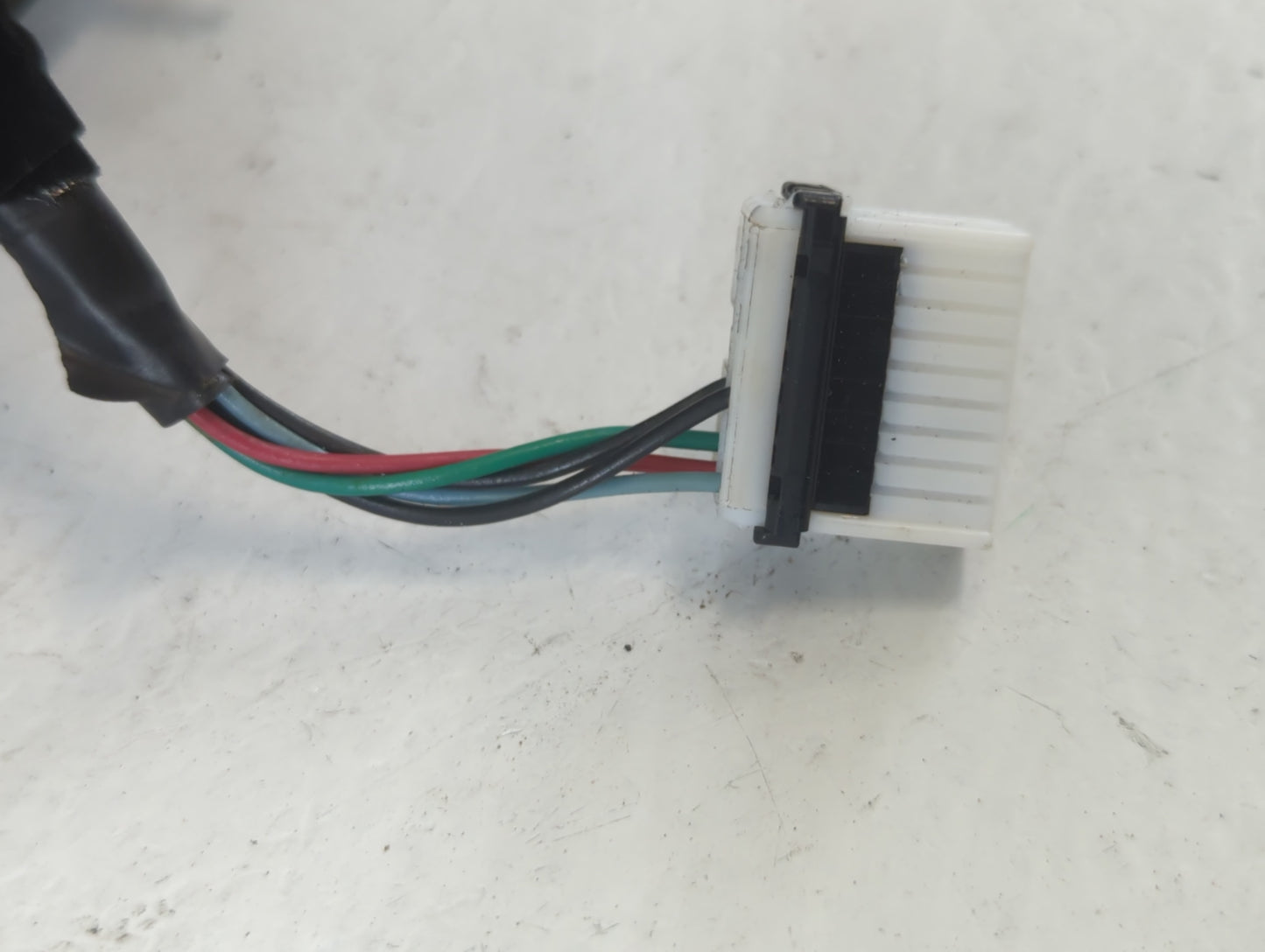 2011-2014 Hyundai Sonata Driver Left Side View Manual Door Mirror - Oemusedautoparts1.com
