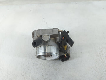 2011-2015 Hyundai Sonata Throttle Body P/N:35100-2G800 Fits Fits 2011 2012 2013 2014 2015 2016 OEM Used Auto Parts
