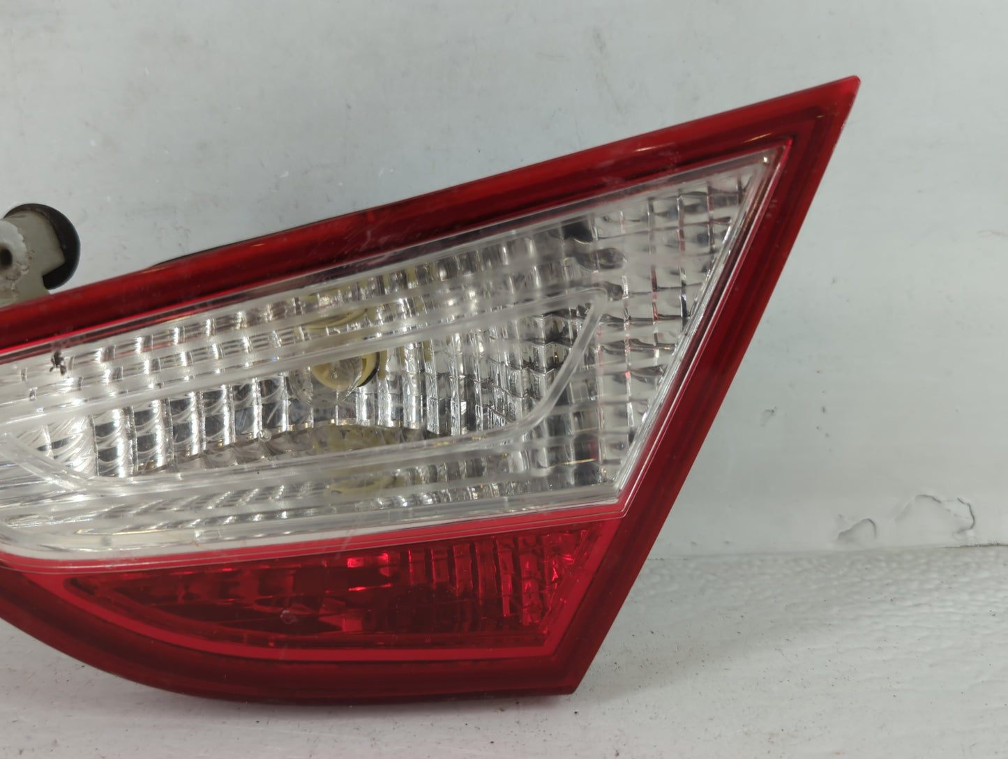 2011-2014 Hyundai Sonata Tail Light Assembly Passenger Right OEM P/N:92404-3Q Fits Fits 2011 2012 2013 2014 OEM Used Auto Pa