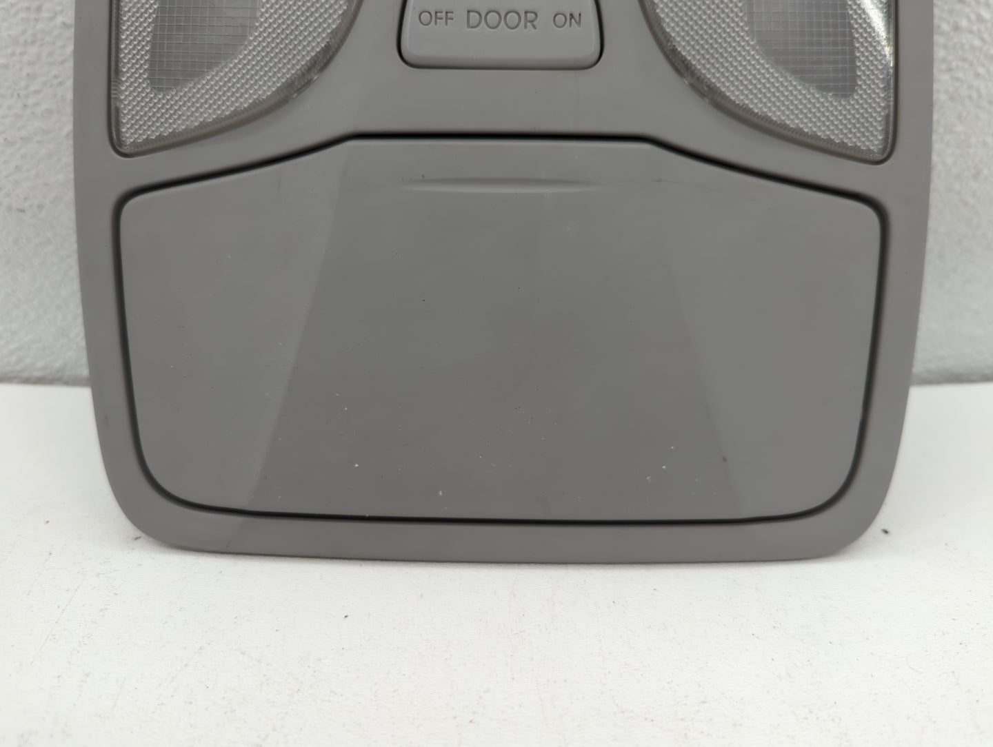 2011-2015 Hyundai Sonata Overhead Roof Console 690508 - Oemusedautoparts1.com