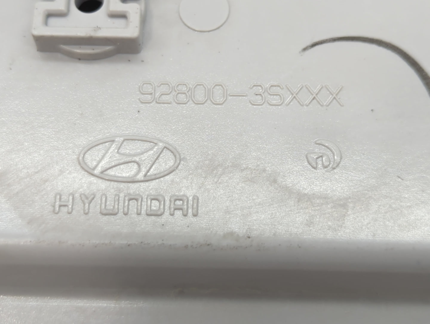 2011-2015 Hyundai Sonata Overhead Roof Console 690508 - Oemusedautoparts1.com