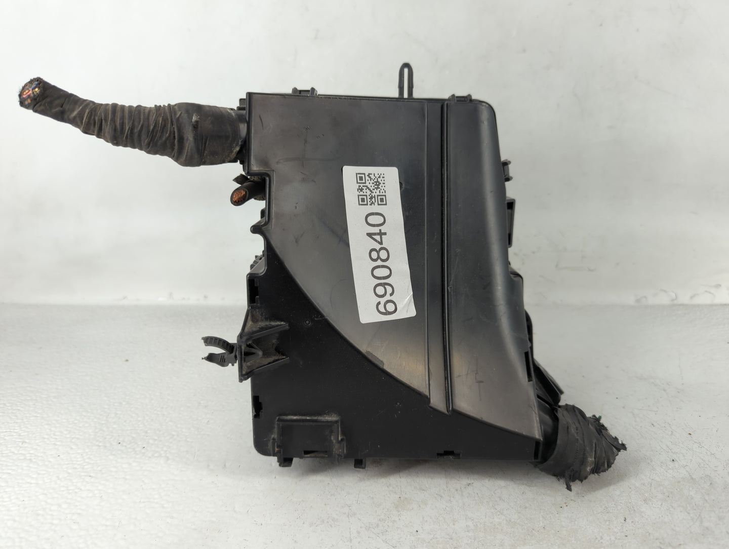 2011-2014 Hyundai Sonata Fusebox Fuse Box Panel Relay Module P/N:91950-3S740 Fits Fits 2011 2012 2013 2014 OEM Used Auto Par
