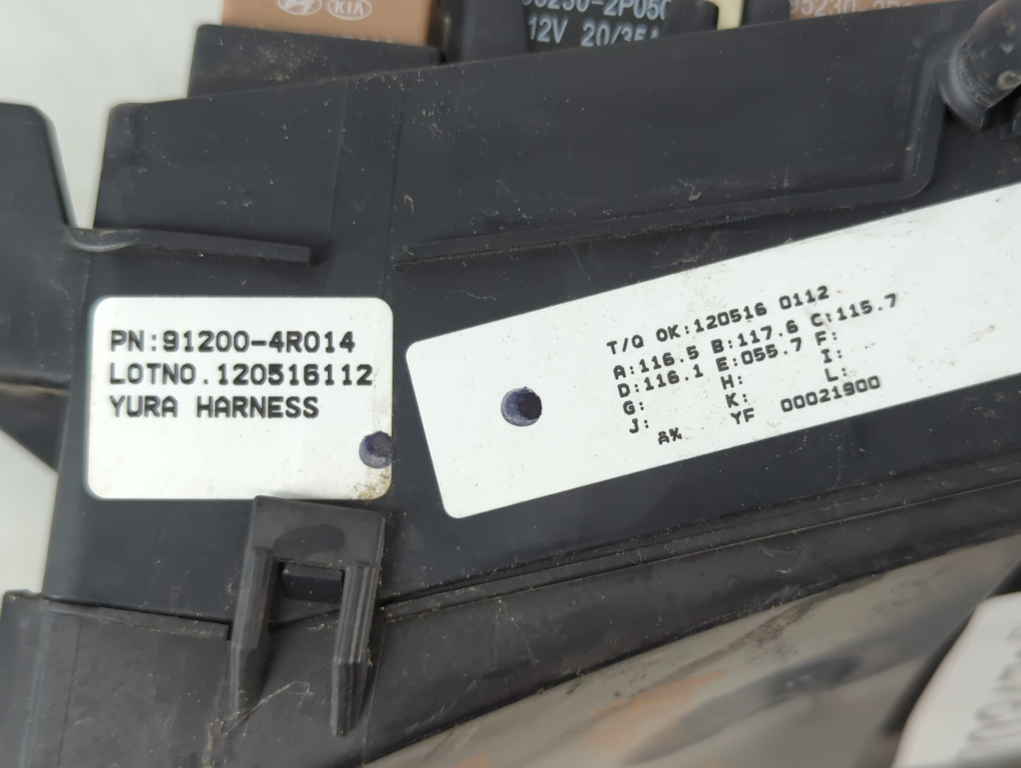 2011-2012 Hyundai Sonata Fusebox Fuse Box Panel Relay Module P/N:120516112 91200-4R014 Fits Fits 2011 2012 OEM Used Auto Par