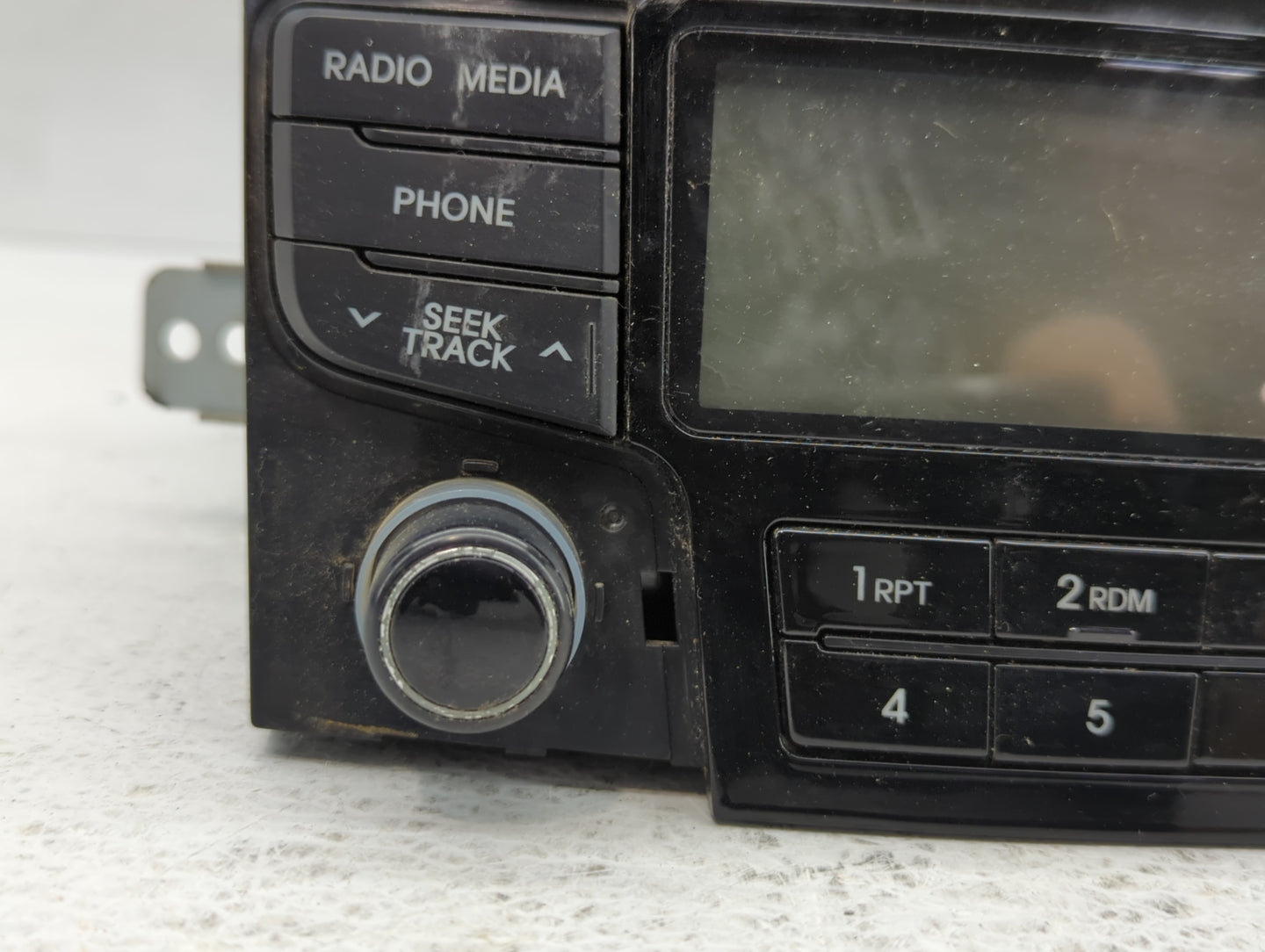 2012-2015 Hyundai Sonata Am Fm Cd Player Radio Receiver - Oemusedautoparts1.com