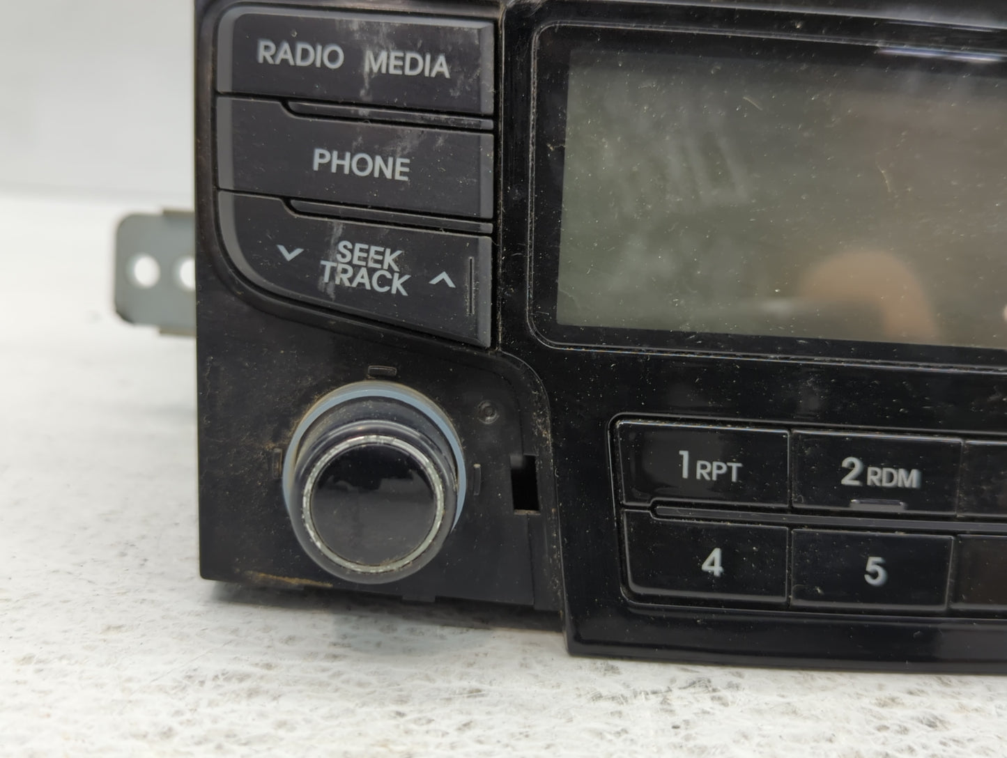 2012-2015 Hyundai Sonata Am Fm Cd Player Radio Receiver - Oemusedautoparts1.com