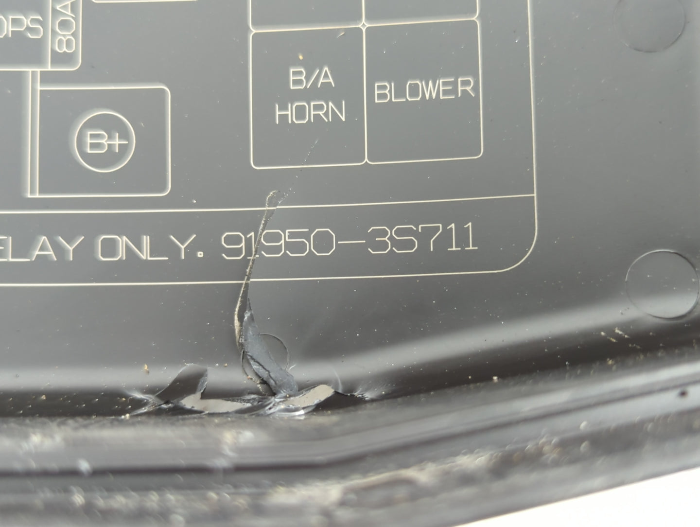 2011-2012 Hyundai Sonata Fusebox Fuse Box Panel Relay Module P/N:91950-3S711 Fits Fits 2011 2012 OEM Used Auto Parts - Oemus
