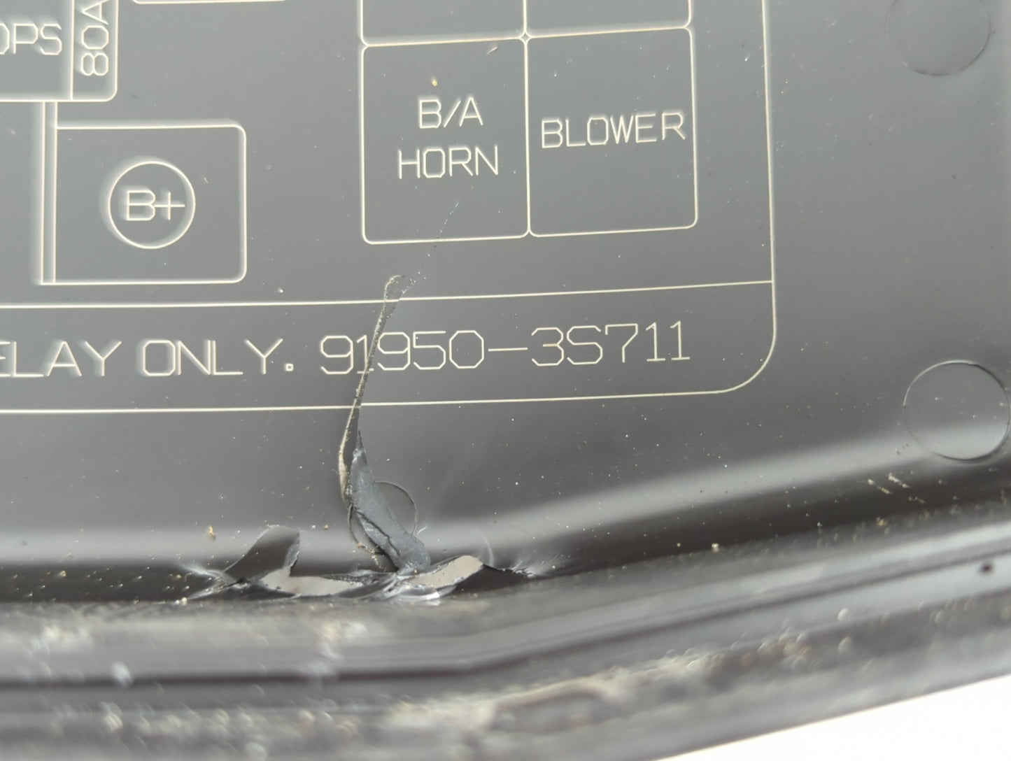 2011-2012 Hyundai Sonata Fusebox Fuse Box Panel Relay Module P/N:91950-3S711 Fits Fits 2011 2012 OEM Used Auto Parts - Oemus