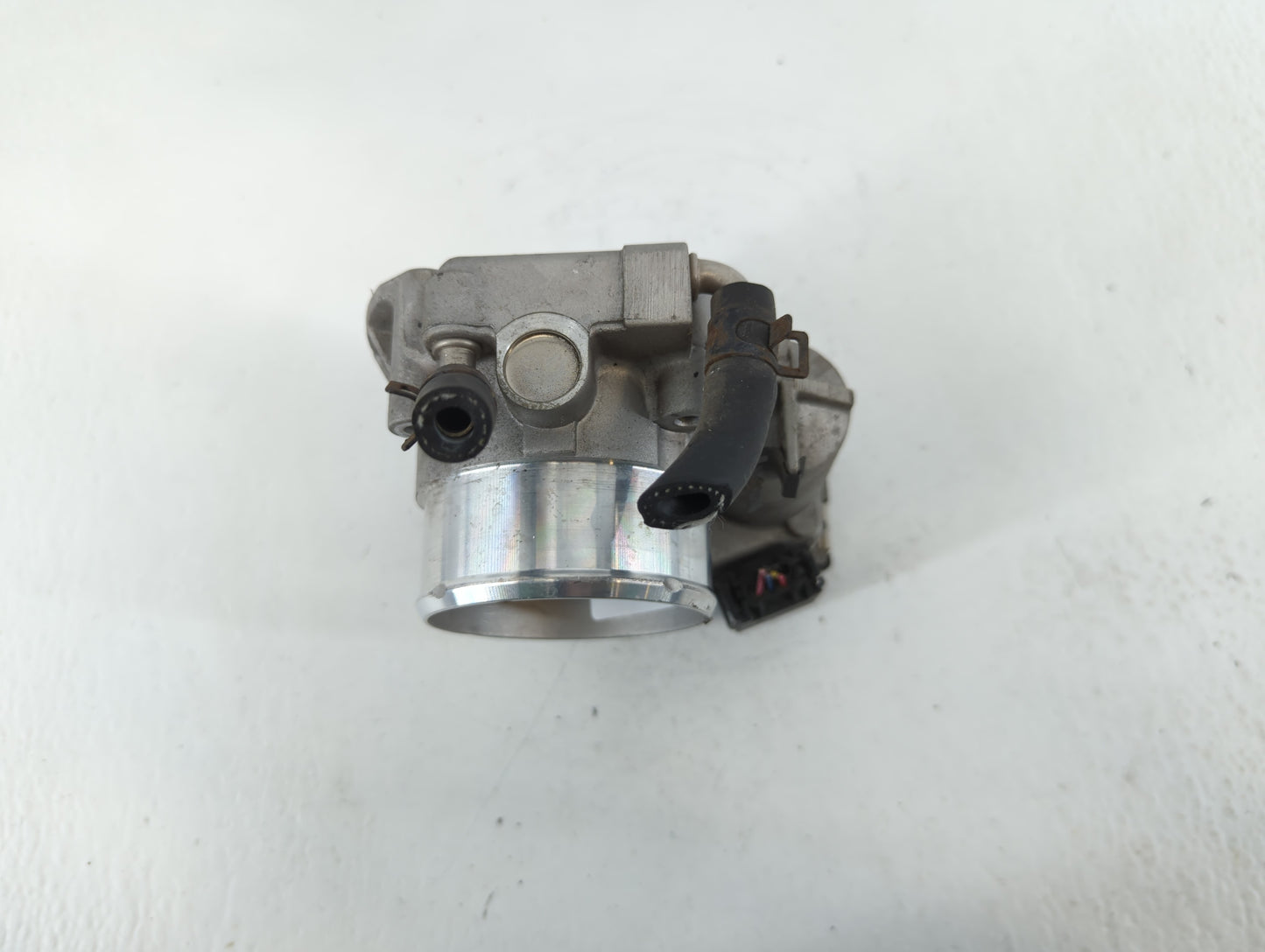 2011-2014 Hyundai Sonata Throttle Body P/N:35100-2G700 Fits Fits 2011 2012 2013 2014 2015 2016 OEM Used Auto Parts - Oemused