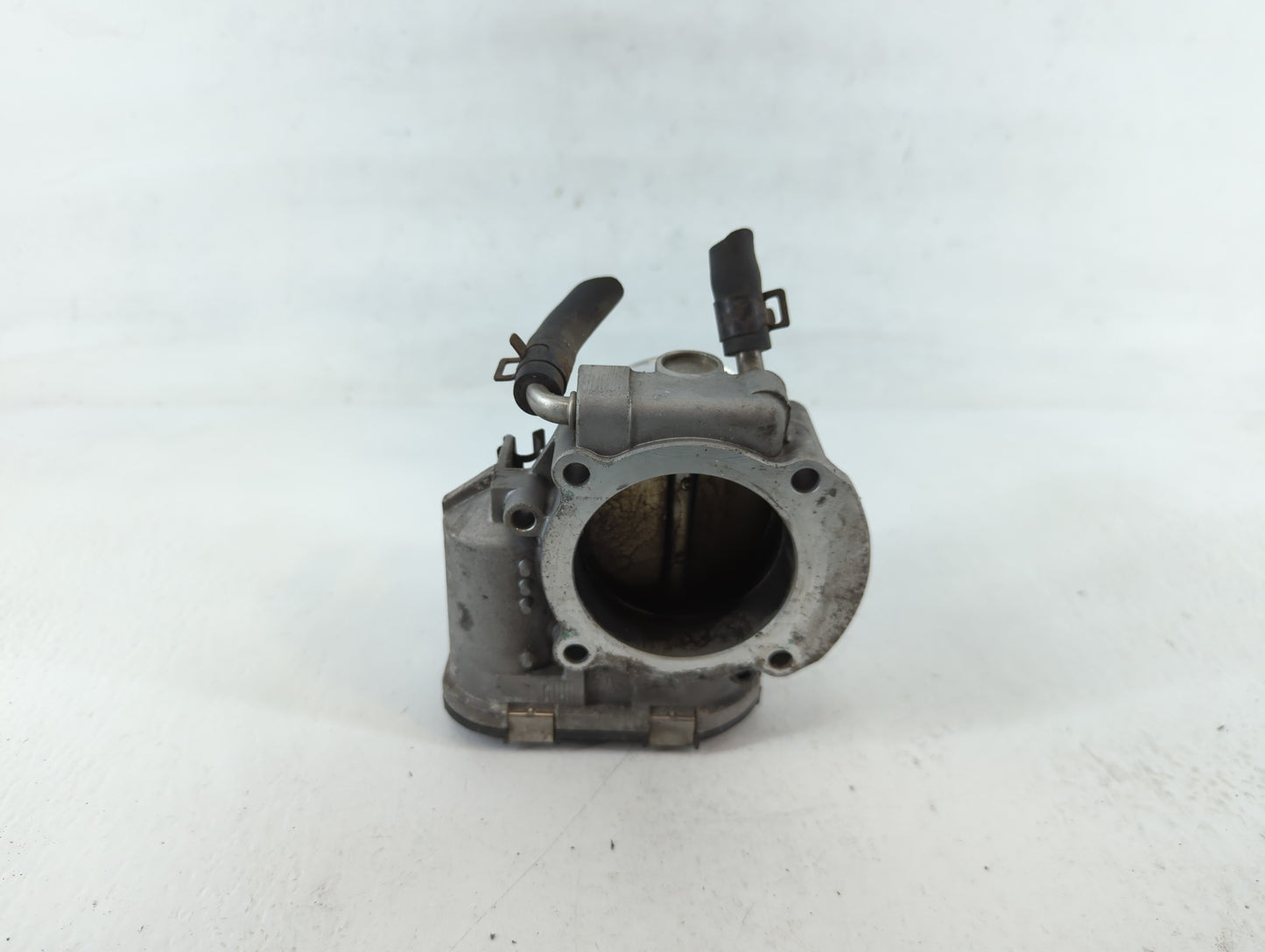 2011-2014 Hyundai Sonata Throttle Body P/N:35100-2G700 Fits Fits 2011 2012 2013 2014 2015 2016 OEM Used Auto Parts - Oemused