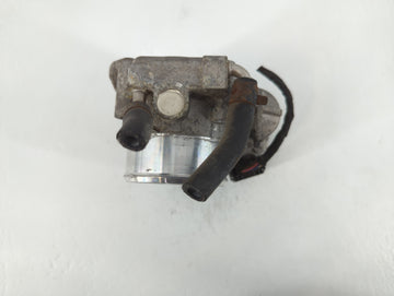 2011-2014 Hyundai Sonata Throttle Body P/N:35100-2G700 Fits Fits 2011 2012 2013 2014 2015 2016 OEM Used Auto Parts