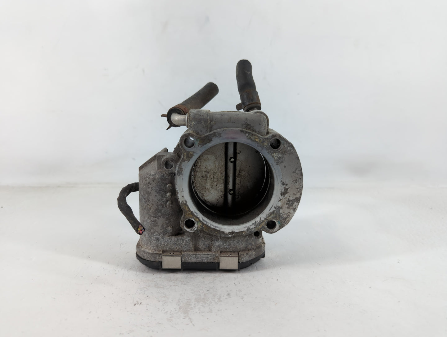 2011-2014 Hyundai Sonata Throttle Body P/N:35100-2G700 Fits Fits 2011 2012 2013 2014 2015 2016 OEM Used Auto Parts - Oemused