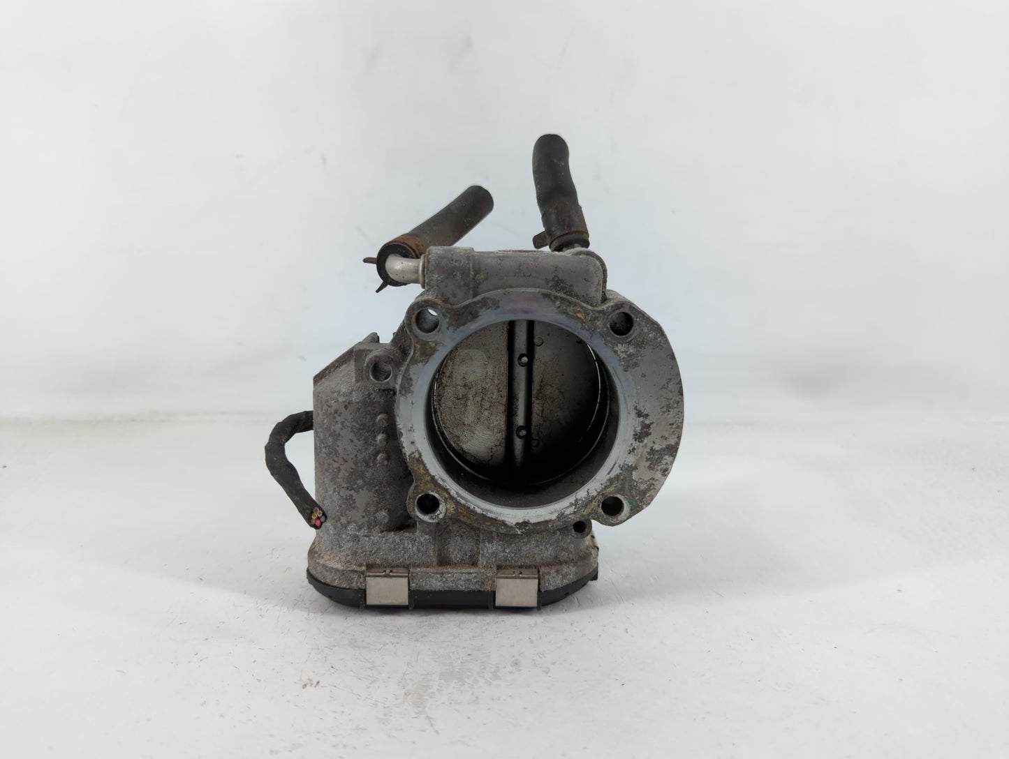 2011-2014 Hyundai Sonata Throttle Body P/N:35100-2G700 Fits Fits 2011 2012 2013 2014 2015 2016 OEM Used Auto Parts - Oemused