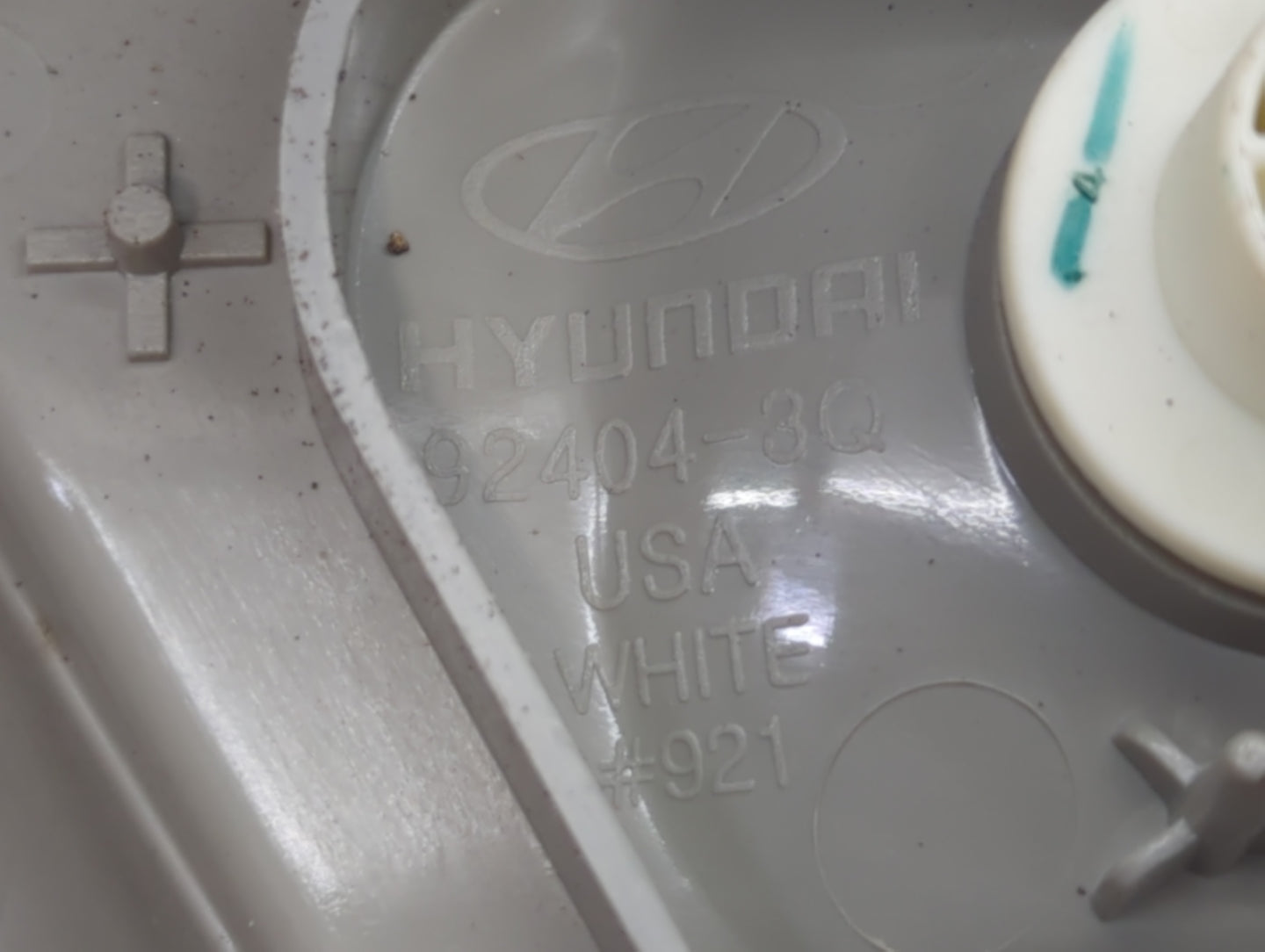 2011-2014 Hyundai Sonata Tail Light Assembly Passenger Right OEM P/N:92404-3Q Fits Fits 2011 2012 2013 2014 OEM Used Auto Pa