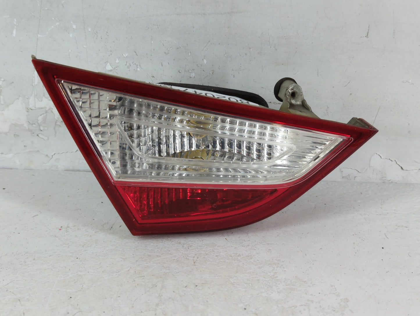 2011-2014 Hyundai Sonata Driver Left Side Deck Lid Mounted Tail Light 802047 - Oemusedautoparts1.com
