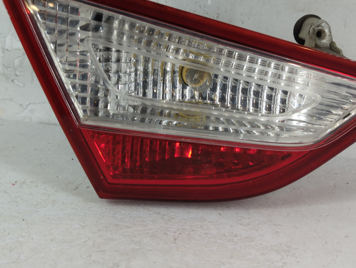 2011-2014 Hyundai Sonata Driver Left Side Deck Lid Mounted Tail Light 802047 - Oemusedautoparts1.com