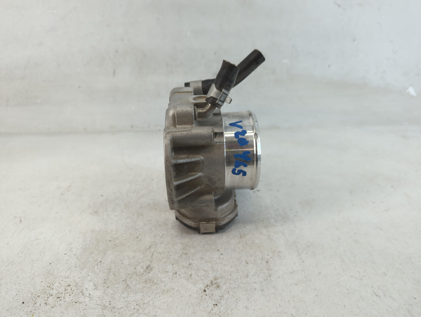 2011-2014 Hyundai Sonata Throttle Body P/N:35100-2G700 Fits Fits 2011 2012 2013 2014 2015 2016 OEM Used Auto Parts - Oemused