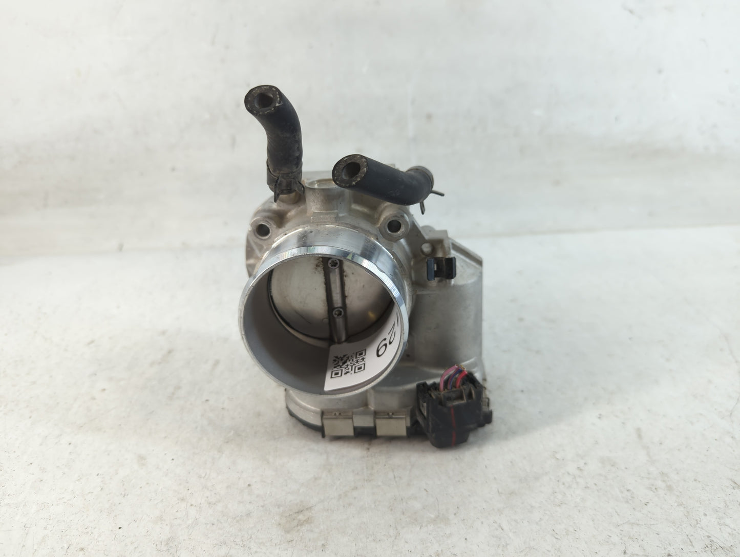 2011-2014 Hyundai Sonata Throttle Body P/N:35100-2G700 Fits Fits 2011 2012 2013 2014 2015 2016 OEM Used Auto Parts - Oemused