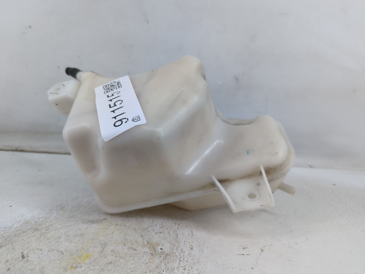 2011-2015 Hyundai Sonata Windshield Washer Fluid Reservoir Bottle Oem - Oemusedautoparts1.com