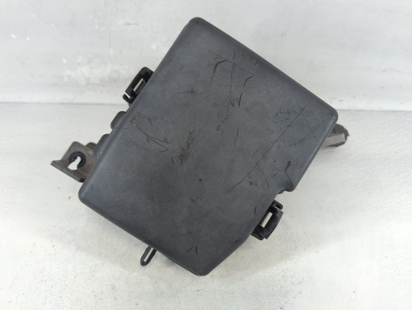 2011-2012 Hyundai Sonata Fusebox Fuse Box Panel Relay Module P/N:91950-3S610 Fits Fits 2011 2012 OEM Used Auto Parts - Oemus