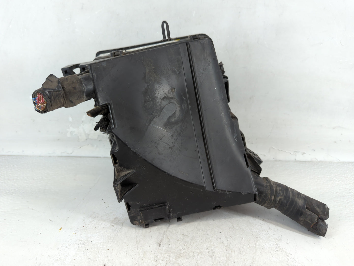 2011-2012 Hyundai Sonata Fusebox Fuse Box Panel Relay Module P/N:91950-3S610 Fits Fits 2011 2012 OEM Used Auto Parts - Oemus