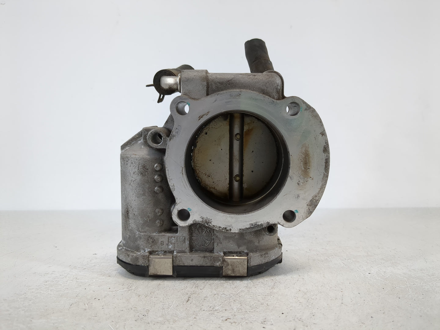 2010-2013 Hyundai Tucson Throttle Body P/N:35100-25400 Fits Fits 2006 2007 2008 2009 2010 2011 2012 2013 OEM Used Auto Parts