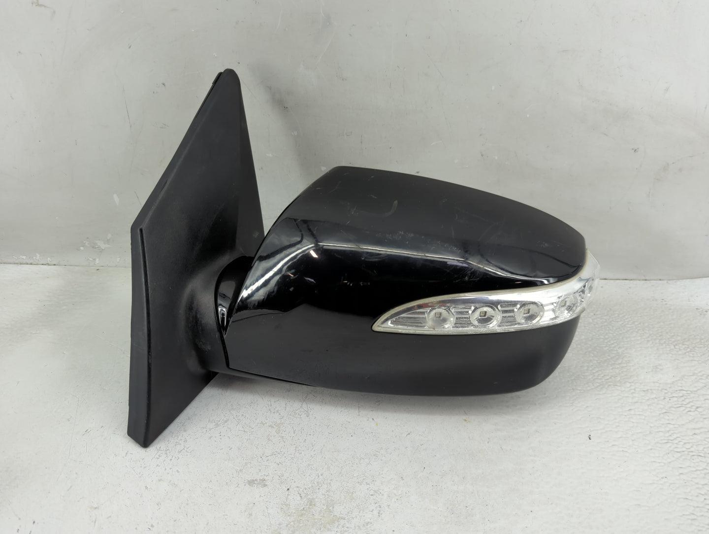 2010-2014 Hyundai Tucson Driver Side View Mirror - Left Door Mirror OEM Used - Oemusedautoparts1.com