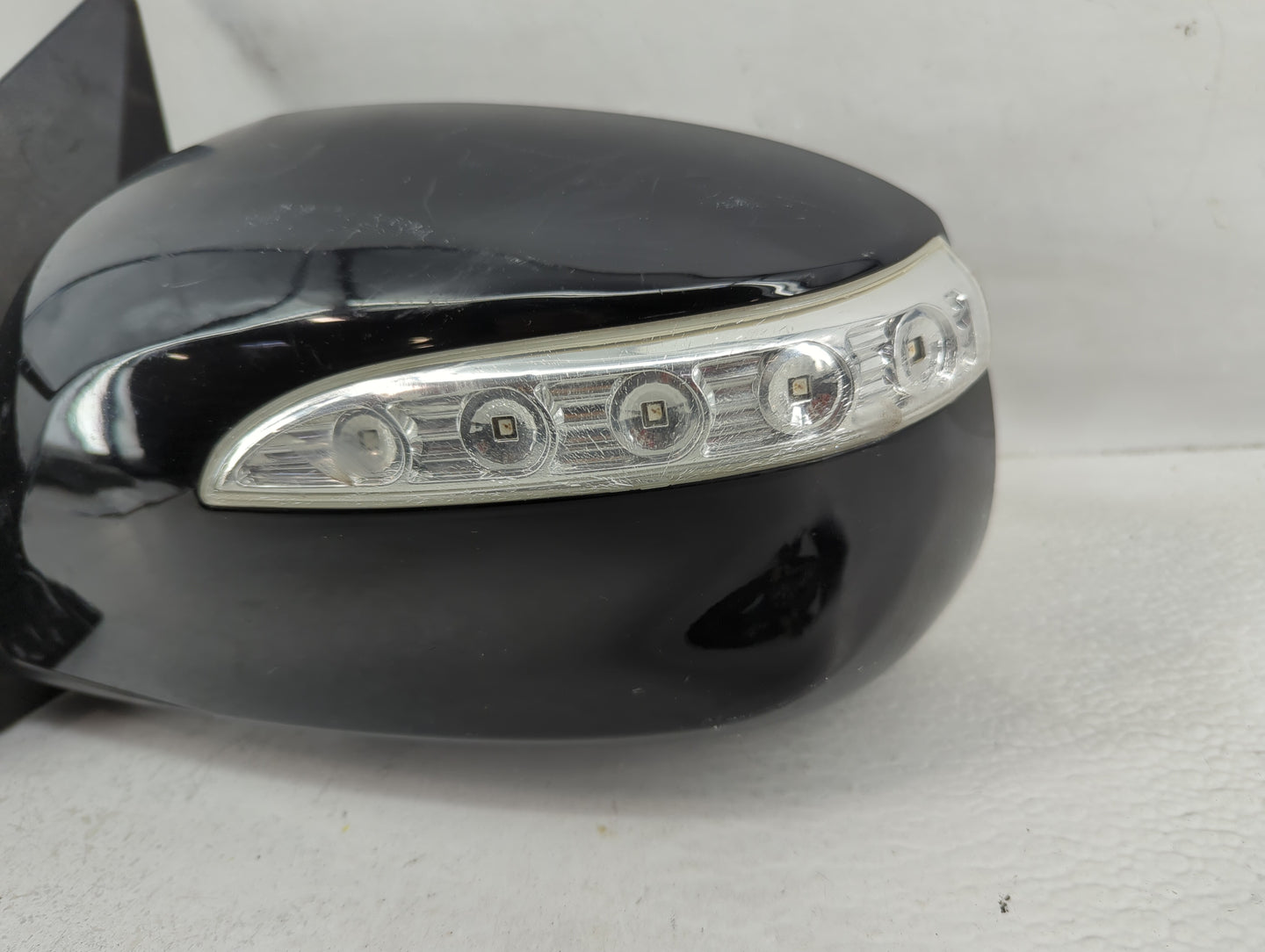 2010-2014 Hyundai Tucson Driver Side View Mirror - Left Door Mirror OEM Used - Oemusedautoparts1.com