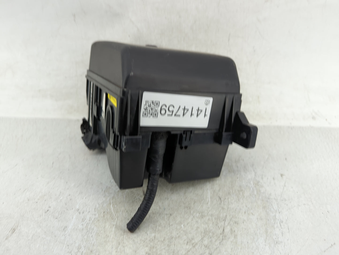 2011-2013 Hyundai Tucson Fusebox Fuse Box Panel Relay Module P/N:91401 2S154 Fits Fits 2011 2012 2013 OEM Used Auto Parts - 