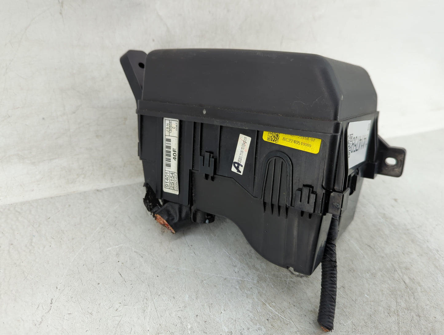 2011-2013 Hyundai Tucson Fusebox Fuse Box Panel Relay Module P/N:91401 2S154 Fits Fits 2011 2012 2013 OEM Used Auto Parts - 