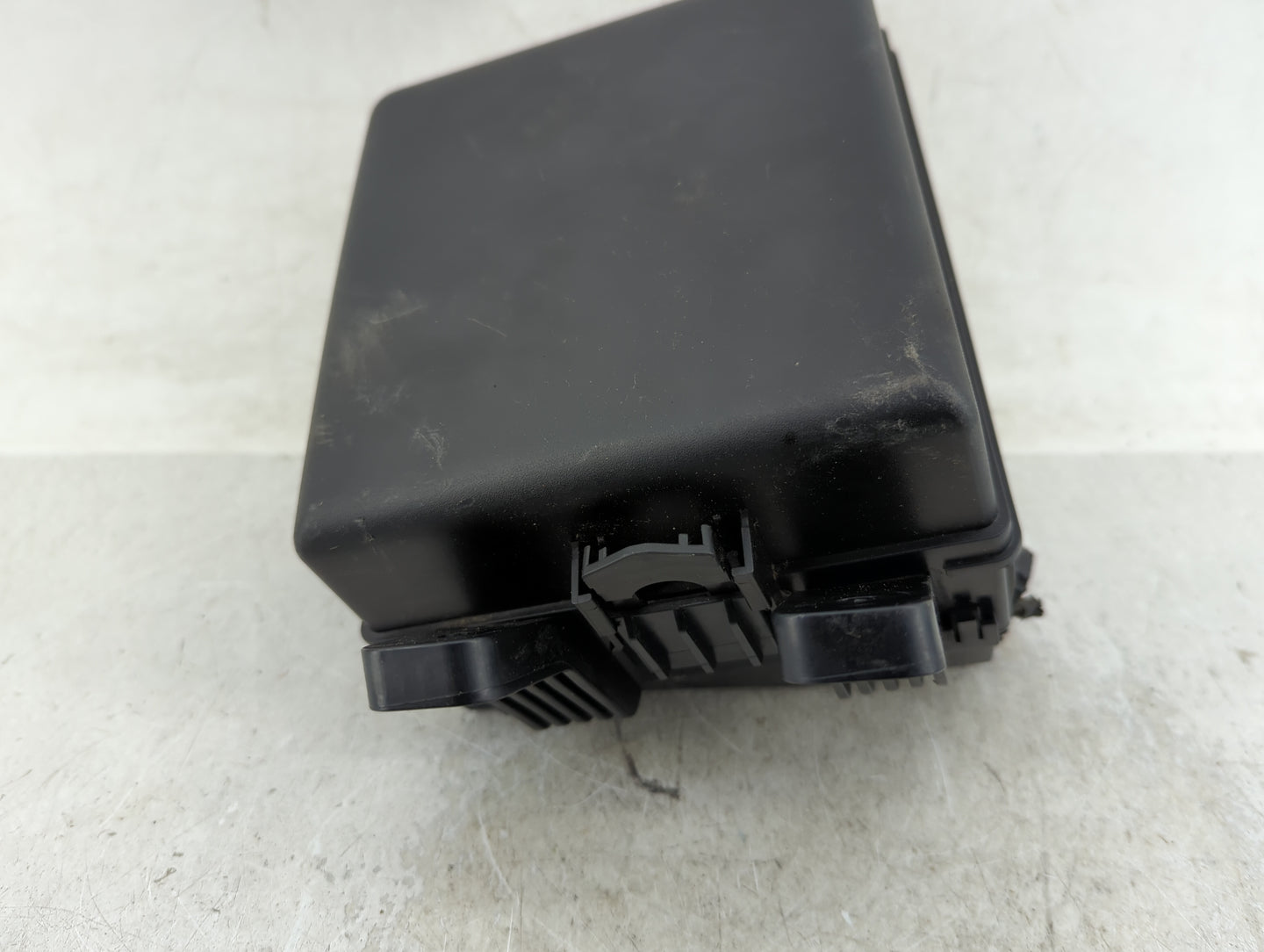 2011-2013 Hyundai Tucson Fusebox Fuse Box Panel Relay Module P/N:91401 2S154 Fits Fits 2011 2012 2013 OEM Used Auto Parts - 