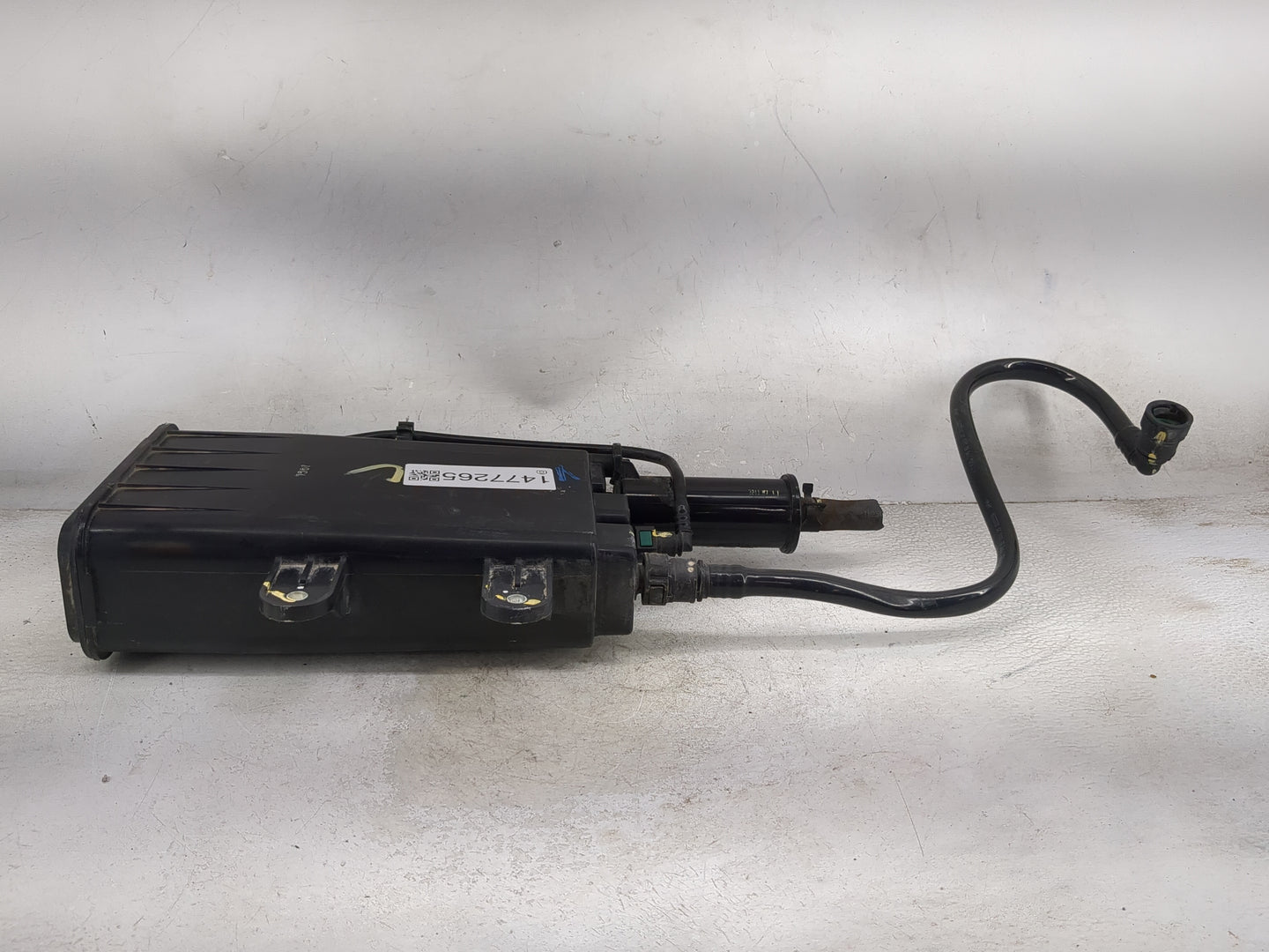 2012 Hyundai Tucson Fuel Vapor Charcoal Canister - Oemusedautoparts1.com