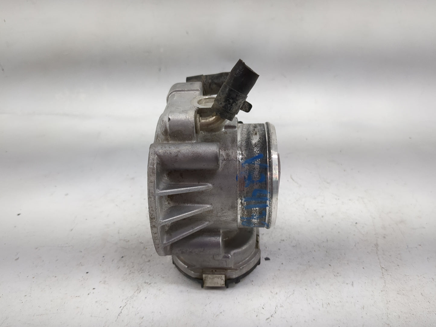 2010-2013 Hyundai Tucson Throttle Body P/N:35100-25400 9590930001 Fits Fits 2006 2007 2008 2009 2010 2011 2012 2013 OEM Used
