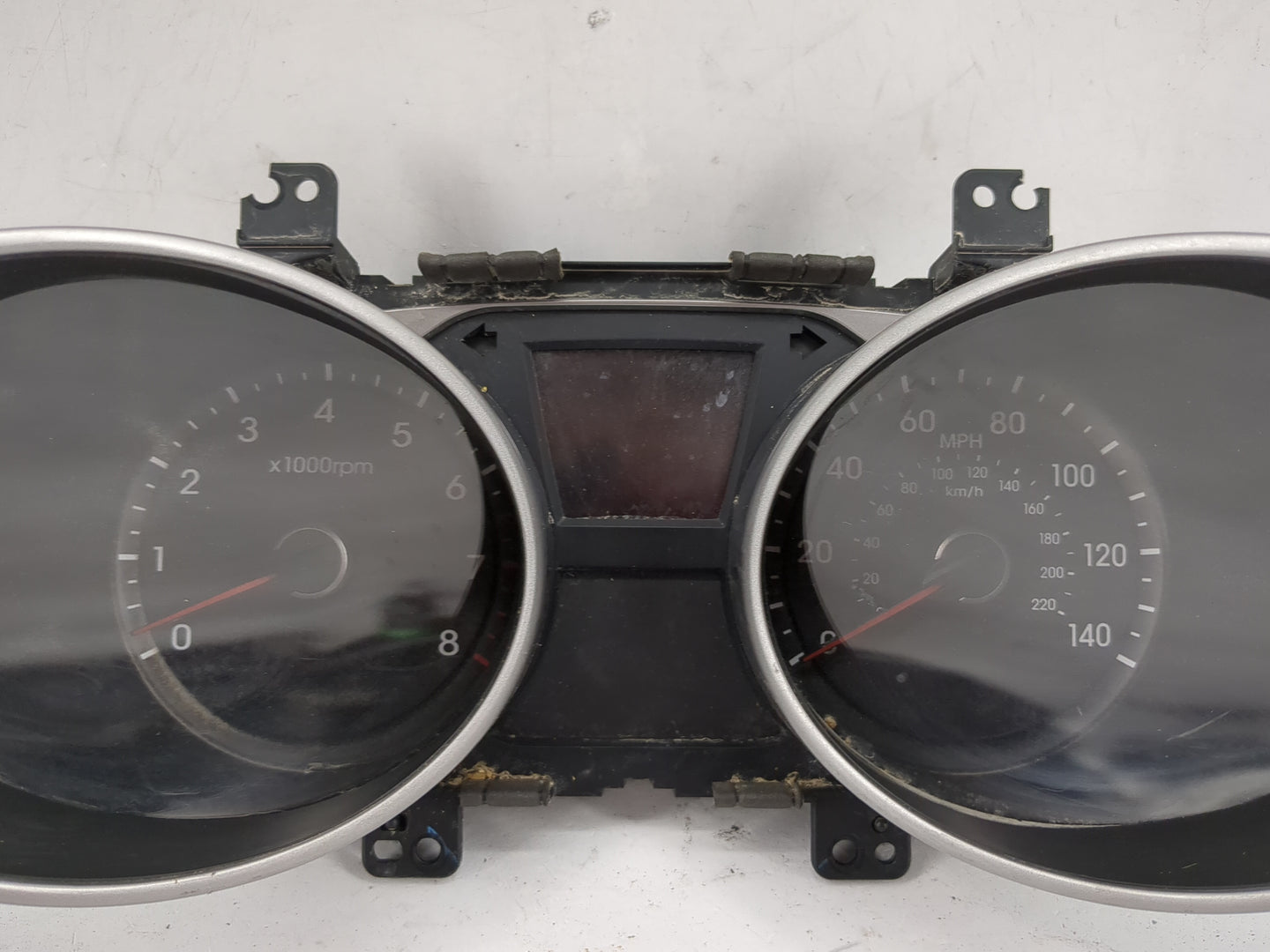 2010-2013 Hyundai Tucson Instrument Cluster Speedometer Gauges P/N:94001-2S575 11002-118100H Miles: Fits Fits 2010 2011 2012