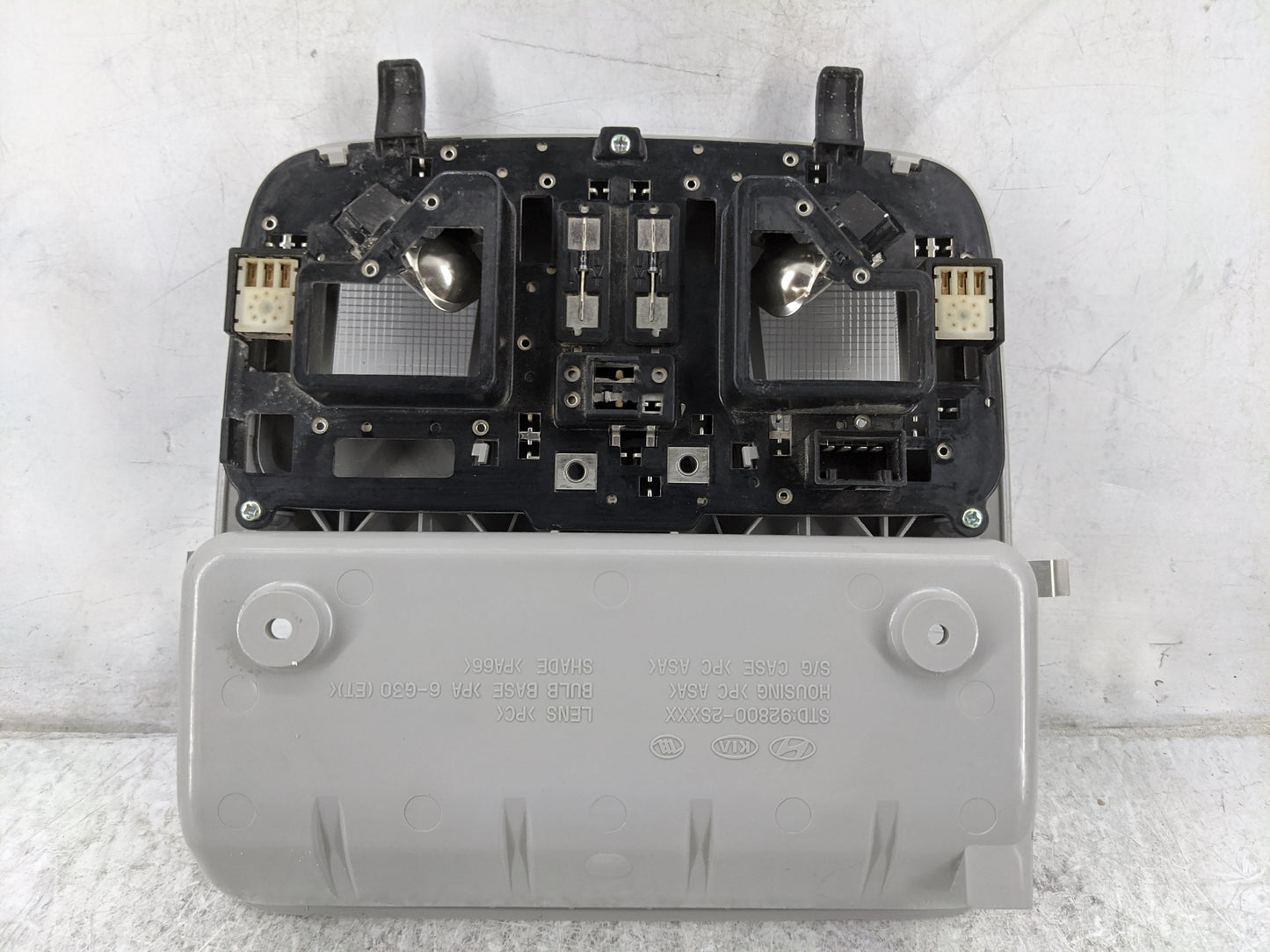 2010-2016 Hyundai Tucson Overhead Roof Console Gray 1478345 - Oemusedautoparts1.com