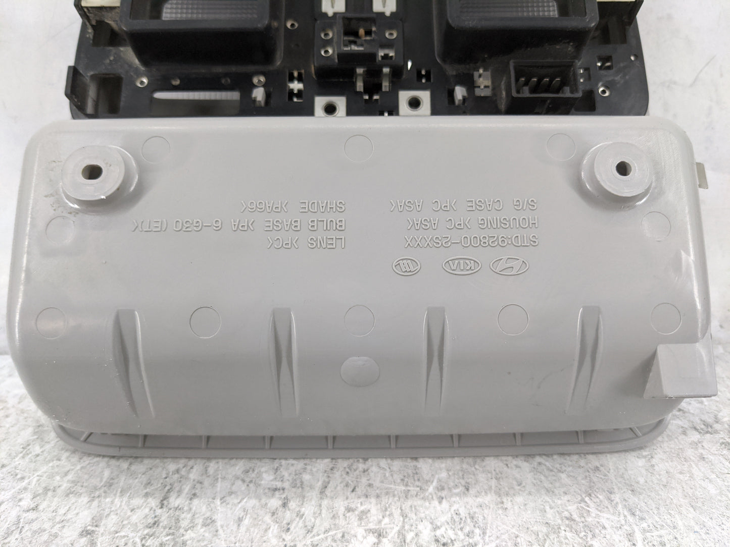 2010-2016 Hyundai Tucson Overhead Roof Console Gray 1478345 - Oemusedautoparts1.com