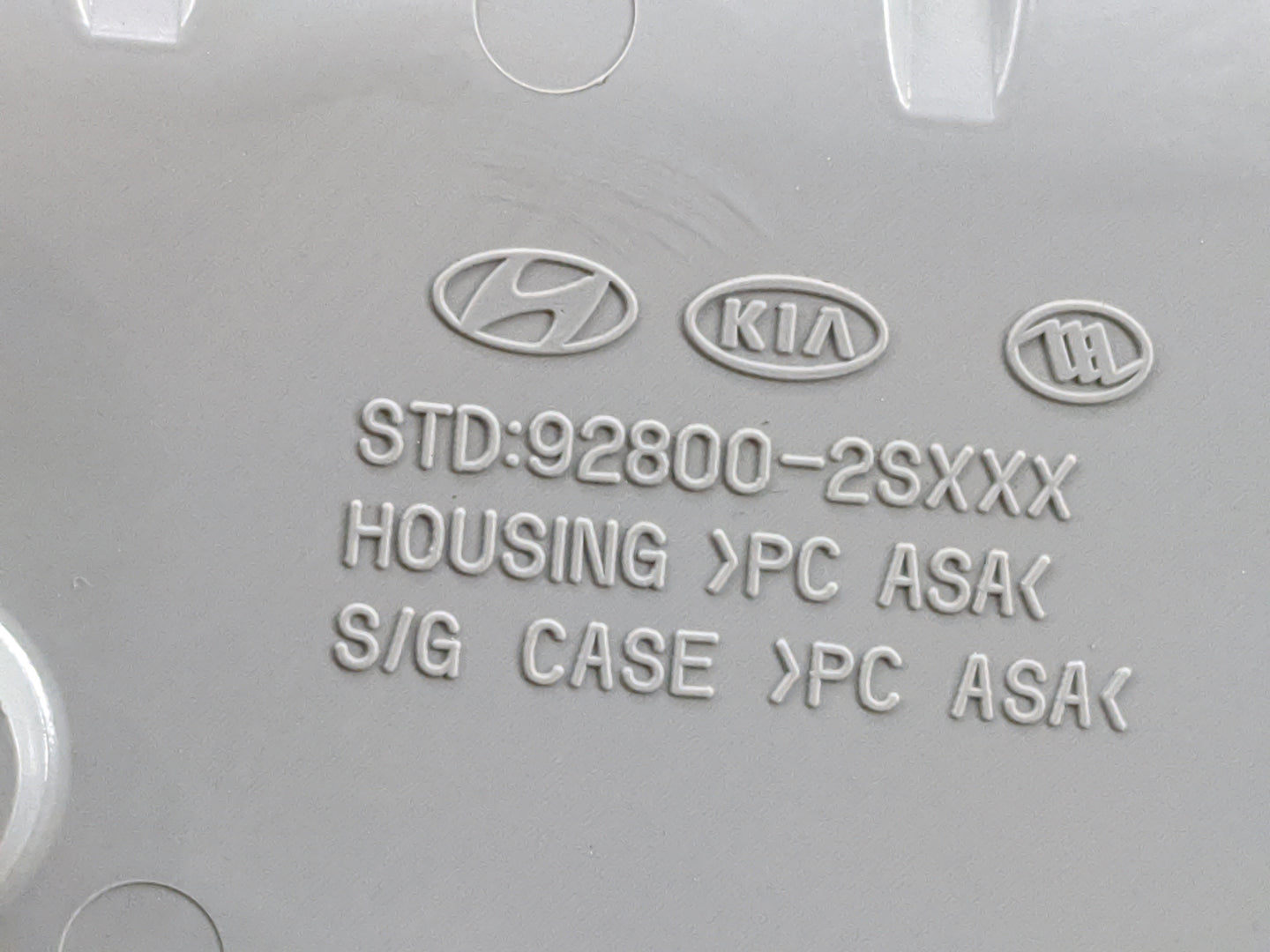 2010-2016 Hyundai Tucson Overhead Roof Console Gray 1478345 - Oemusedautoparts1.com