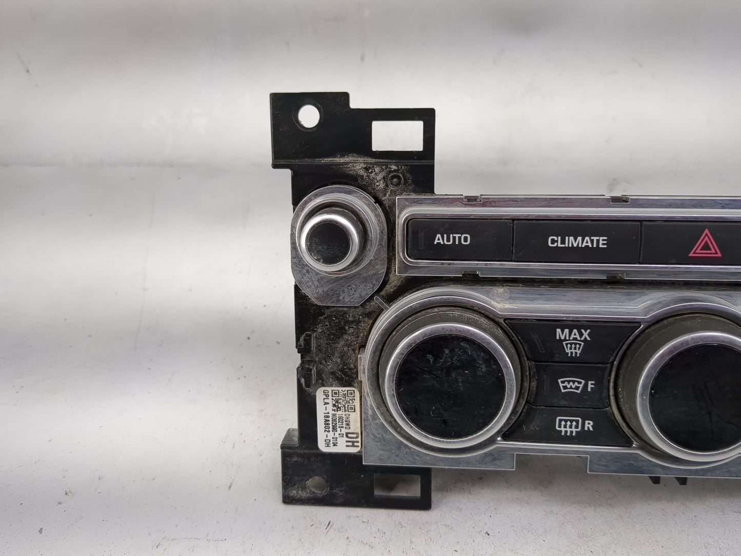 2012 Hyundai Tucson Climate Control Module Temperature AC/Heater Replacement P/N:86150-2S000 Fits OEM Used Auto Parts - Oemu