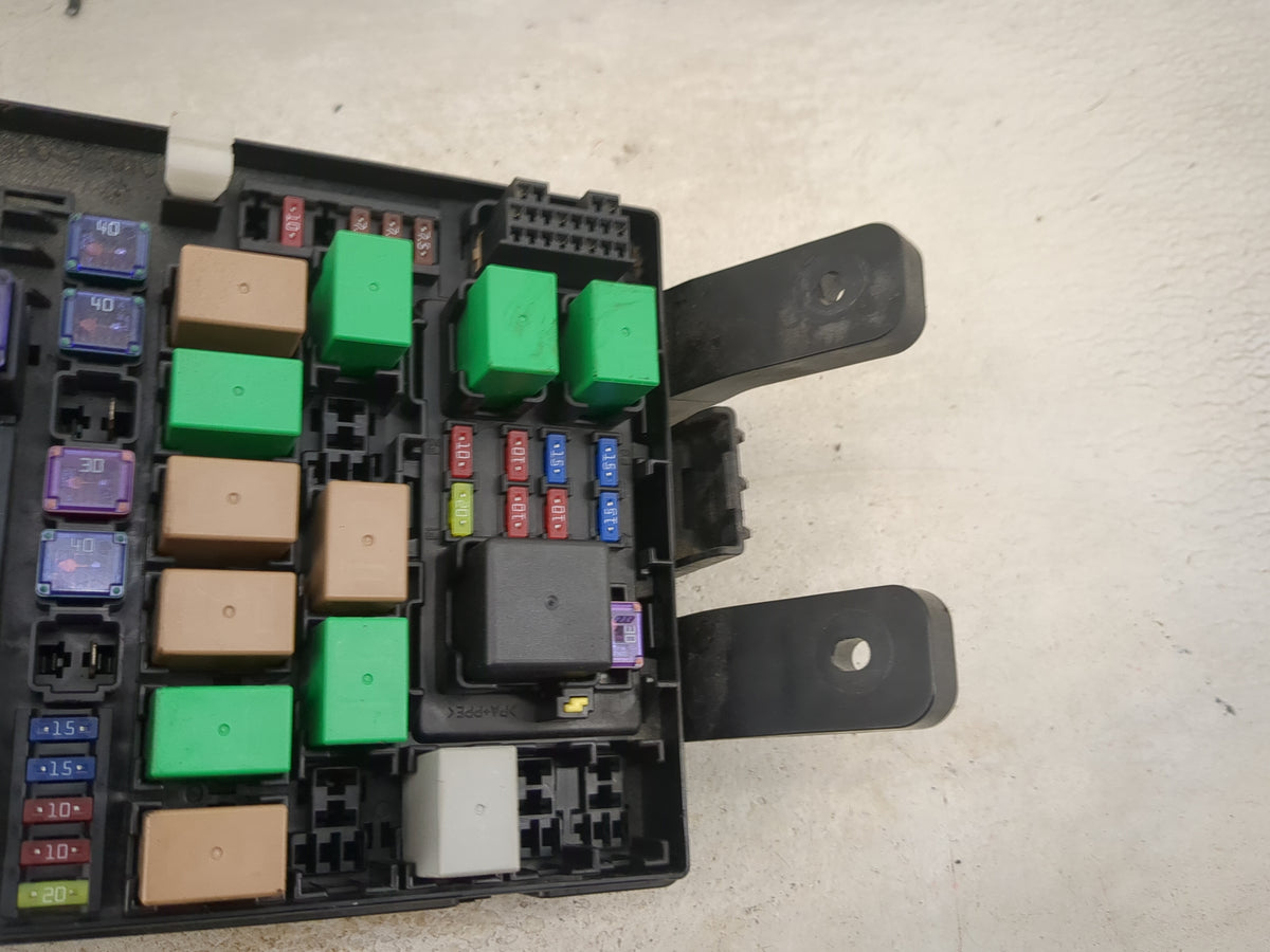 2011-2013 Hyundai Tucson Fusebox Fuse Box Panel Relay Module P/N:91956-00045 Fits Fits 2011 2012 2013 OEM Used Auto Parts - 