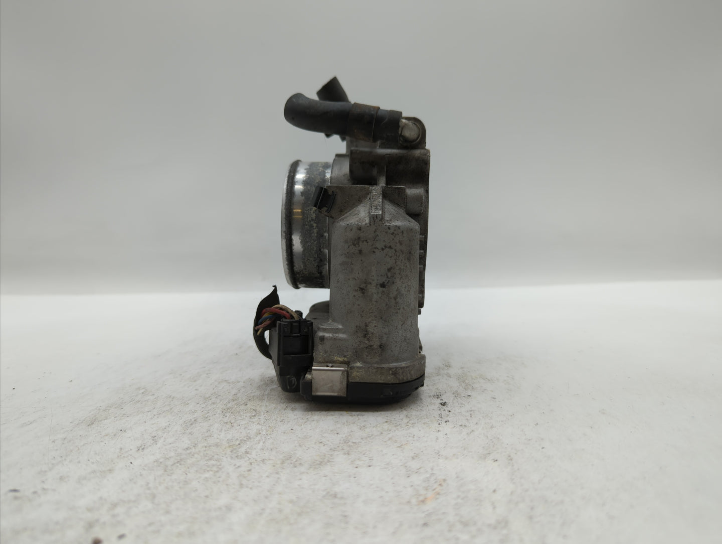 2010-2013 Hyundai Tucson Throttle Body P/N:35100-25400 35100-25200 Fits Fits 2006 2007 2008 2009 2010 2011 2012 2013 OEM Use