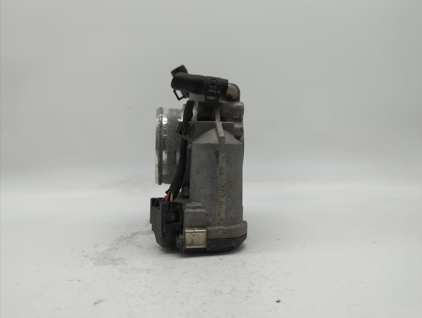 2010-2013 Hyundai Tucson Throttle Body P/N:35100-25400 35100-25200 Fits Fits 2006 2007 2008 2009 2010 2011 2012 2013 OEM Use