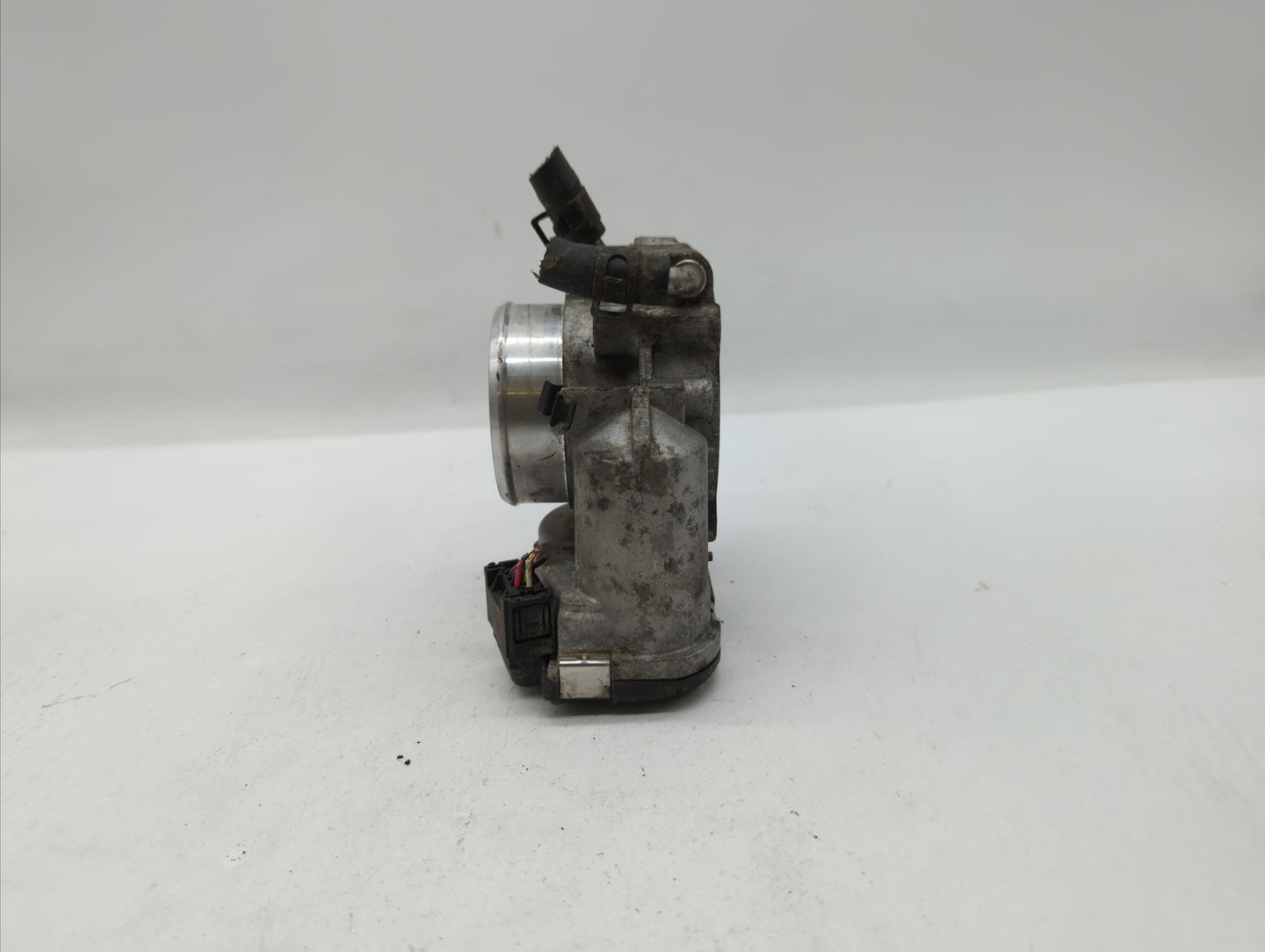 2010-2013 Hyundai Tucson Throttle Body P/N:35100-25400 35100-25200 Fits Fits 2006 2007 2008 2009 2010 2011 2012 2013 OEM Use