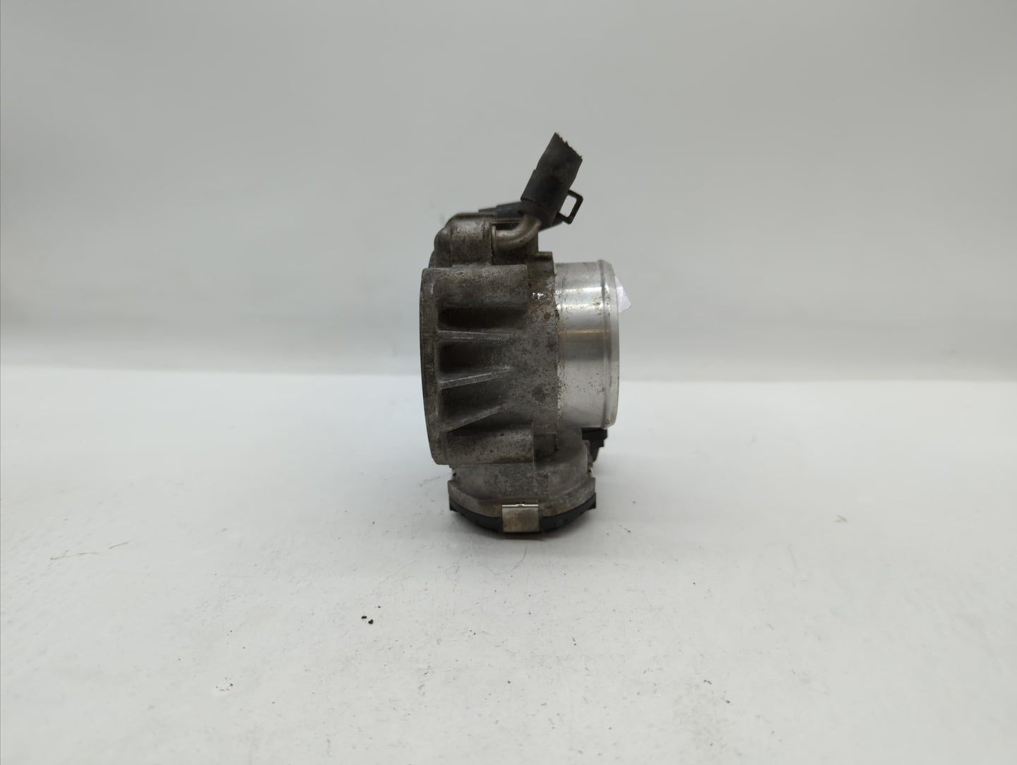 2010-2013 Hyundai Tucson Throttle Body P/N:35100-25400 35100-25200 Fits Fits 2006 2007 2008 2009 2010 2011 2012 2013 OEM Use